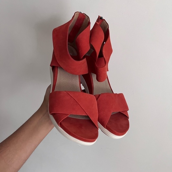 Eileen Fisher Viv Tumbled Nubuck Wedge Sandal